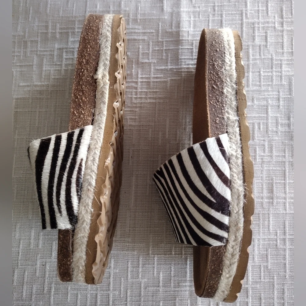 Yokono Womens Brown White Zebra Print Leather Calf Hair Slide Sandals Size 7.5